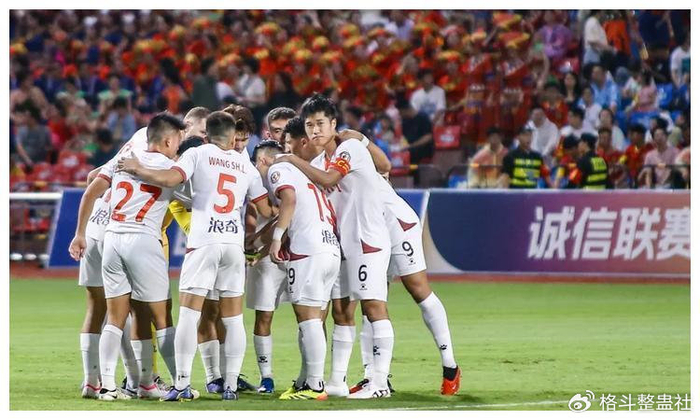 关于广州队迎中超关键赛；今晨造点机会；震撼外界；轮换策略成焦点的信息